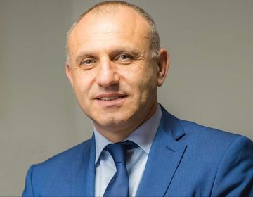 доц. д-р Стоян Проданов  получи отличие за „Застраховател на годината“